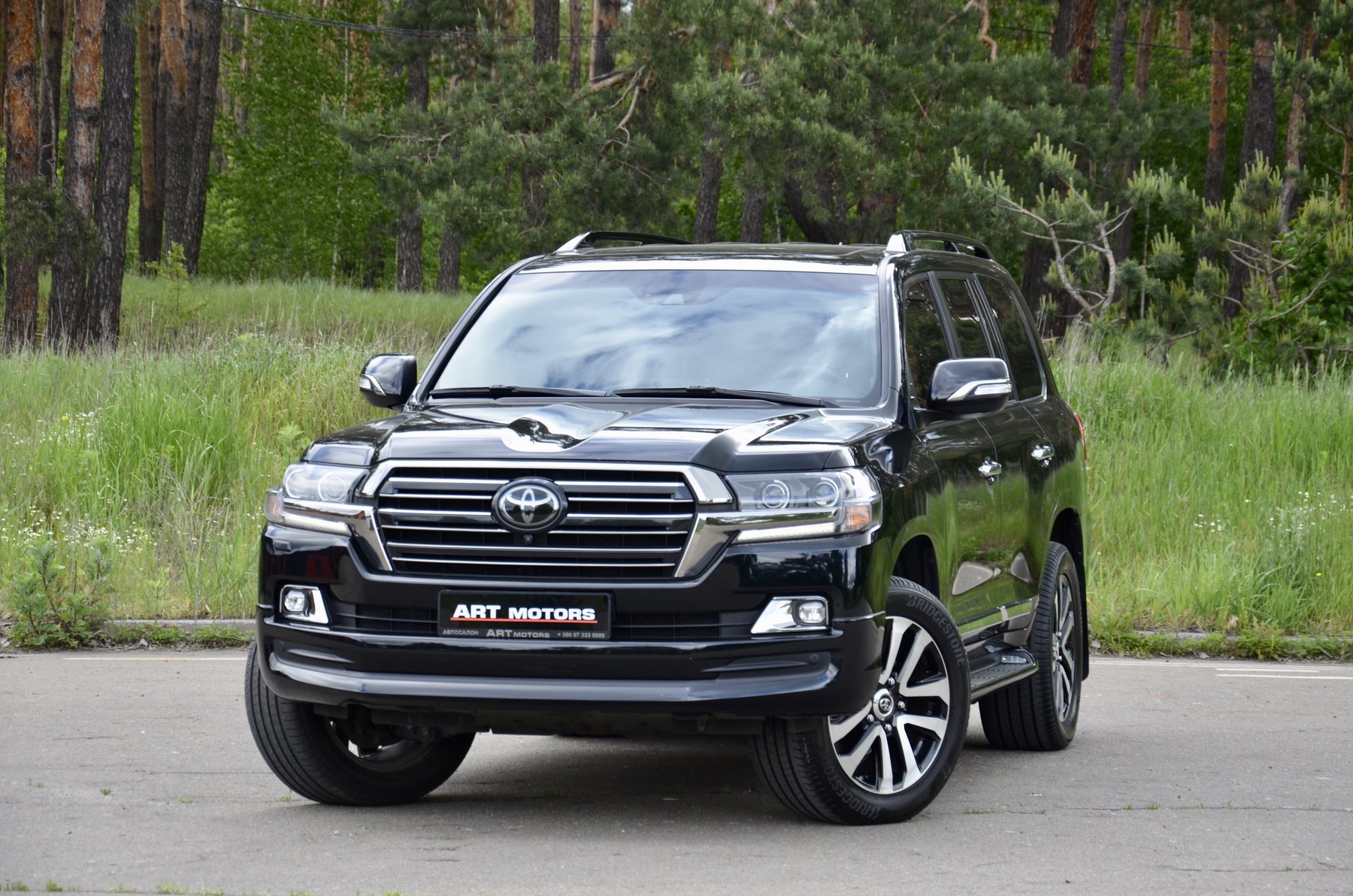 Toyota Land Cruiser 200 черный матовый